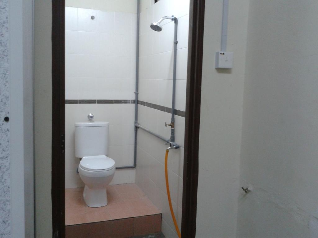 Iz Budget Kampung Kuala Besut Room photo